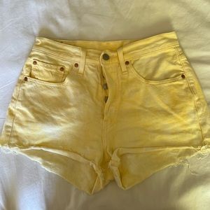 Washed Yellow Levi’s